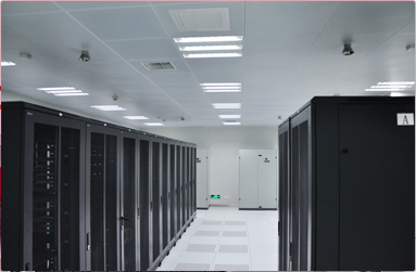 存儲大型機(jī)以及刀片服務(wù)器，冷通道提高制冷效率，節(jié)約電能